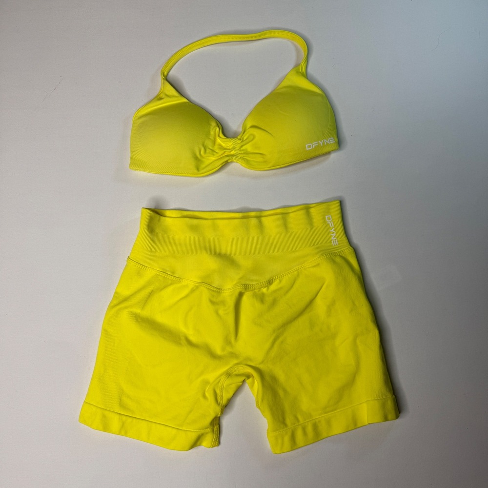 New DFYNE Impact Seamless Workout Set Yellow Halter Bra & Scrunch Shorts Small
